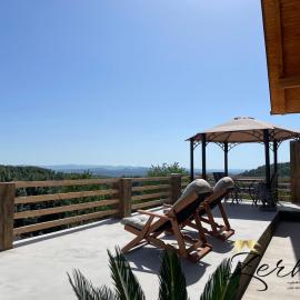 Zerko Holiday Apartment MARJETKA with 3h JACUZZI for FREE、Mirnaのホテル