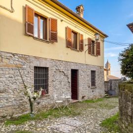 Comfortable apartment in Castell'Arquato of 80 m², Hotel in CastellʼArquato