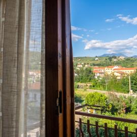 Charming Apartment in Velina, 90 m², Mountain View