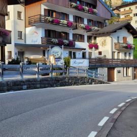 Hotel Garni Royal، فندق في أرابّا