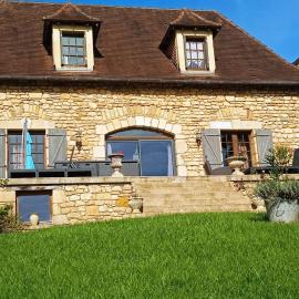Maison de campagne nichée dans le Périgord