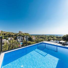 Villa & Pool, hotel a Utjeha