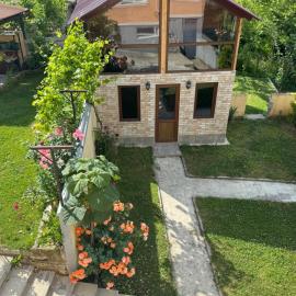 Red Roofs، فندق في Keda