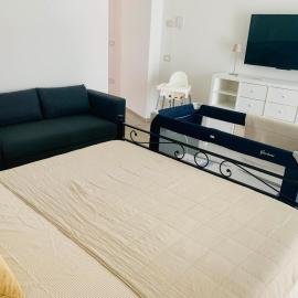Vicolo Fiori, appena ristrutturata, centralissima e ad un passo dal lago!, hotell i Domaso