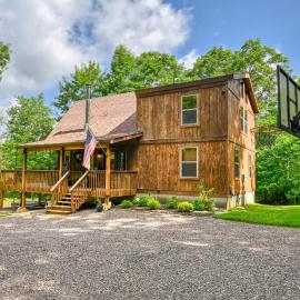 Charming 4BR Cabin - HOT TUB - Mountain View, hotel in Hoyes Run
