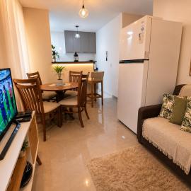 Apartamento Confortável em Campo Largo, Perto de Hospitais, BRs e Outlet City com Lava e Seca, hotel a Campo Largo