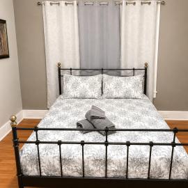 Studio Near Toyota Center & George R Brown
