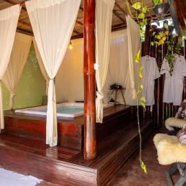 Cabana p Casais c Hidromassagem e Churrasqueira