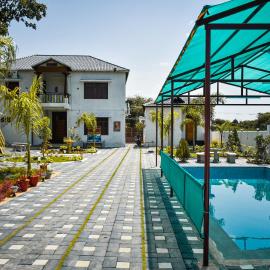 Palm tree Villa Homestay, hotel in Tiruppattūr
