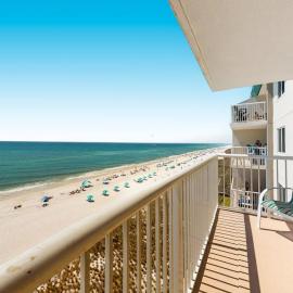 Gorgeous Oceanfront condo with washer&dryer Gulf-front balcony & pool hot tub