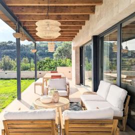 Villa de diseño con jardín, piscina y vistas, khách sạn ở Candeleda