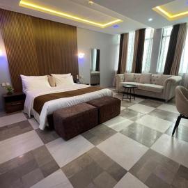 Andysilk Resort International, hotel in Ozu Abam