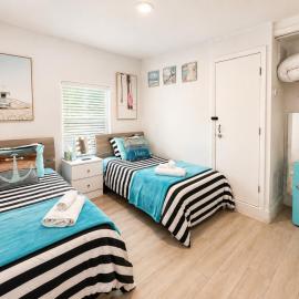 Nice 2 Twin bedroom - Best central location in Miami - Luggage storage, parking and Laundry for free!!!!