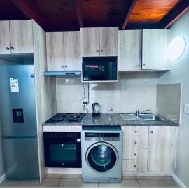 Blouberg 2 bed Pent apartment: Cape Town şehrinde bir otel