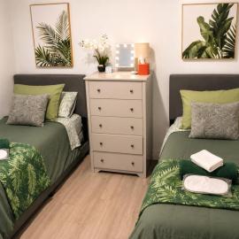 Deluxe Room in best location Miami in a 2 Bedrooms Unit - Parking, Laundry and Luggage Storage