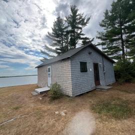 Bob's Cabin at Wishart's Point Lodge, hotell i Neguac