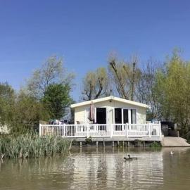 12 Lakeside Luxury The Lodge Sleeps 8