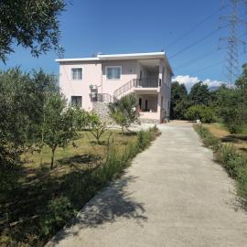 Visi garden house, hotel in Valias