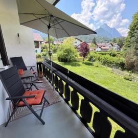 Mountain Chalet Kupfer, hotelli kohteessa Mittenwald