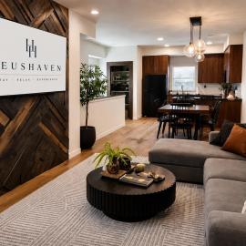Boise BaseCamp- E-Bike -Greenbelt- Fire Pit- 3 BR、Garden Cityのホテル
