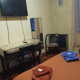Casa amigable dos habitaciones cuatro lugares, hotel in Rosario