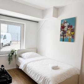 Moderne Einzelzimmer mit eigenem Bad & Gemeinschaftsküche