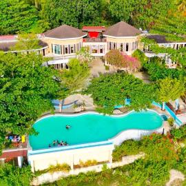 Castle View Hotel Resort, hotell i Samal