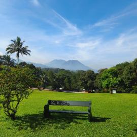 MesaStila Resort and Spa, hotel in Magelang