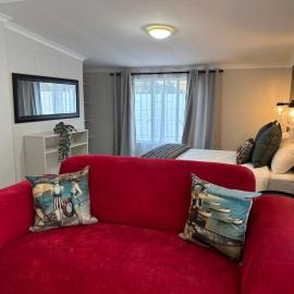 The Red Couch Accommodation, hotel em Tsumeb