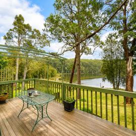 Cottage on the Lake - peaceful Burrill Lake escape