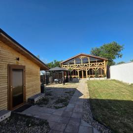 Banul Jiului Complex de Agrement, hotel i Bucovăţ