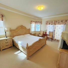 Spacious Master Suite in Heart of Richmond