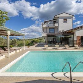 Villa Santoro ai TRE Ulivi con Piscina Privata, hotel in Caiazzo