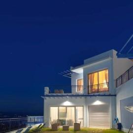 Gefen vila, hotel em Skroponeria
