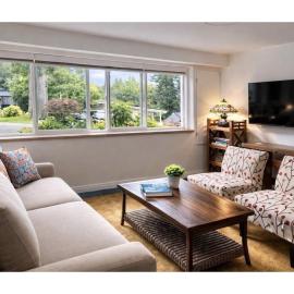 Cozy Coastal Retreat Close to Beach Park
