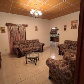 Comfortable 3-bedroom, 1-kitchen cottage