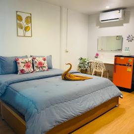 ลุงชีพบ้านพัก เกาะล้านLoongcheeb House