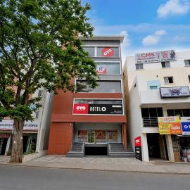 Super Hotel O AMR Planet Mall Hyderabad Formerly R Square, מלון בMaula Ali