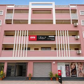 Collection O ECIL Industrial Estate Formerly Hotel Cube, מלון בMaula Ali