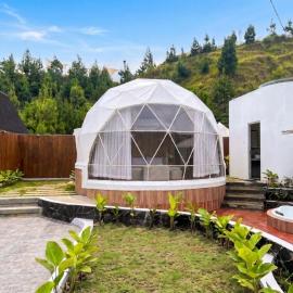 Zatura Dome Glamping, hotel in Panjadakan