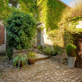 La petite maison CARRÉ, hotel a Talant