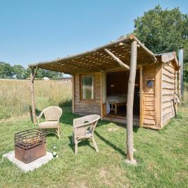Simple Basketmakers Hut Cabin for Two, hotel in Chiddingstone