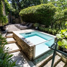 La Villa Ocre Ménerbes Vue panoramique Piscine Jardin، فندق في منيرب