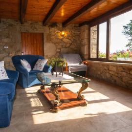 Welcoming House in Paradela with BBQ included