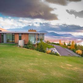 Villa Hrafnabjörg near Akureyri, khách sạn ở Akureyri