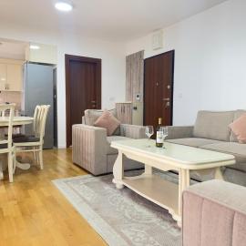 Tripovici pool residence