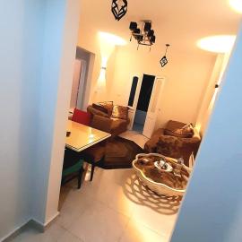 شقة فاخرة مفروشة بالكامل الحي الإيطالي, hotel in ‘Ezbet `Abd el-Ḥamîd