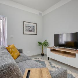 3BR Apartment with AC & Balcony in Marsascala โรงแรมในIl-Maħsel
