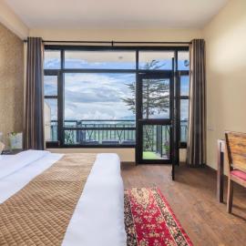 The Prakriti Heights l Lift l Comfortable And Spacious Rooms l Free Wifi, Free Parking l Enjoy Fresh Mountain Air l Managed By Exotic stays