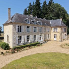 Vivez le Charme du Château avec WiFi à Bellavilliers, hotel a Bellavilliers